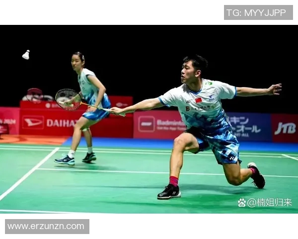 足球明星与羽毛球明星的巅峰对决谁能赢得更多球迷的心